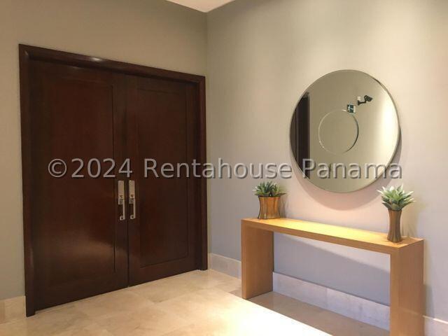 Luxury Ground Floor Apartment for Rent in The Reserve, Santa María